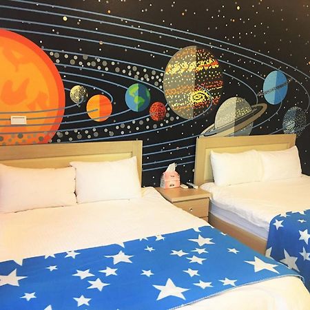 Yellow Kite Hostel Tainan Luaran gambar