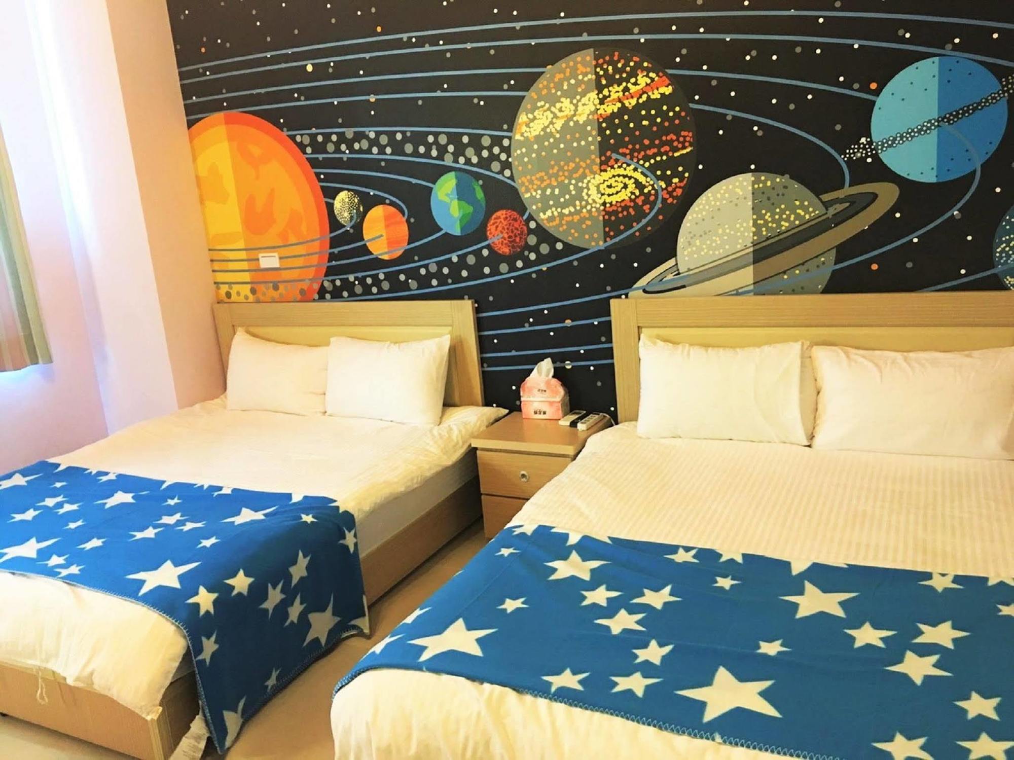 Yellow Kite Hostel Tainan Luaran gambar