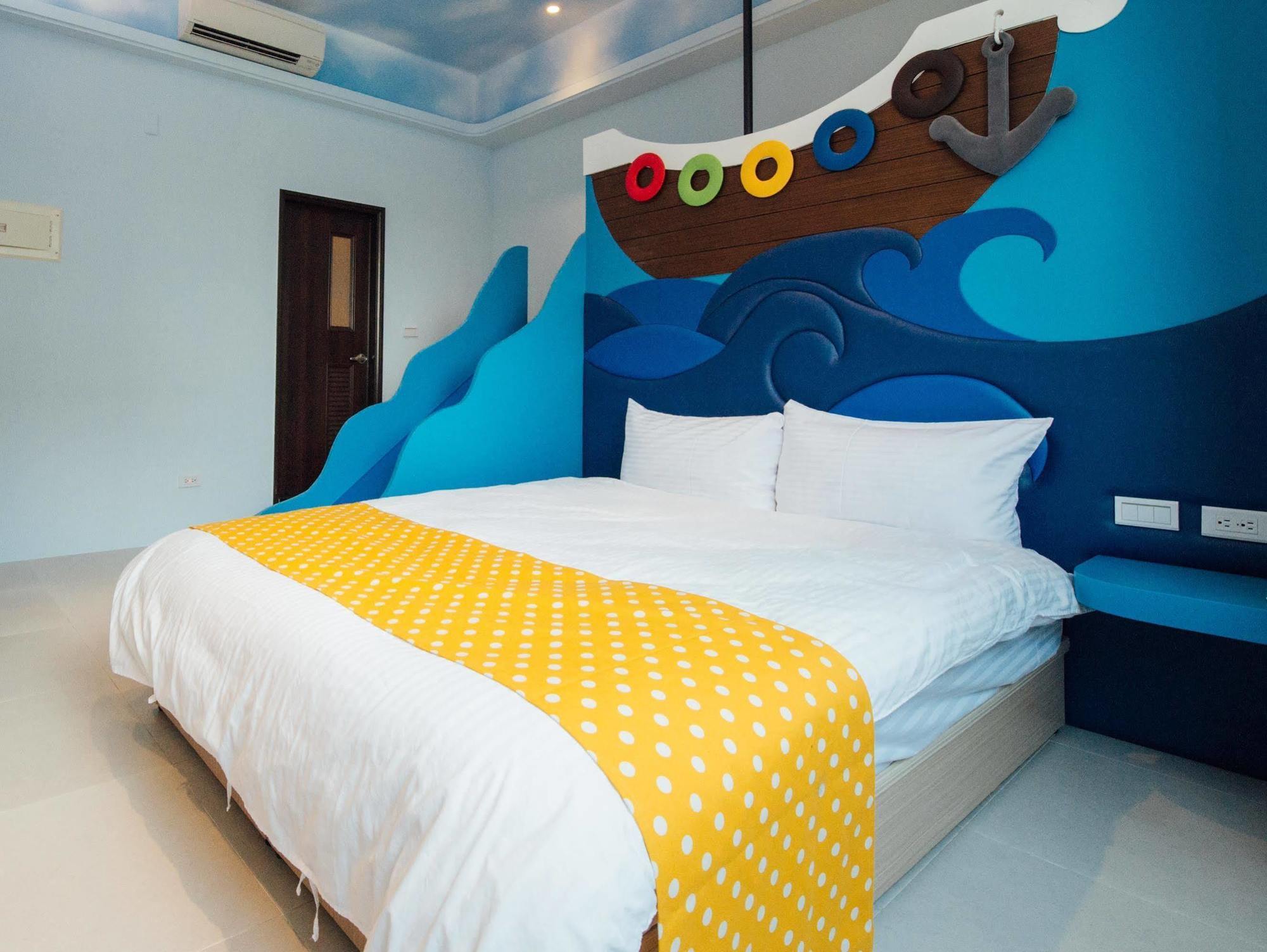 Yellow Kite Hostel Tainan Luaran gambar