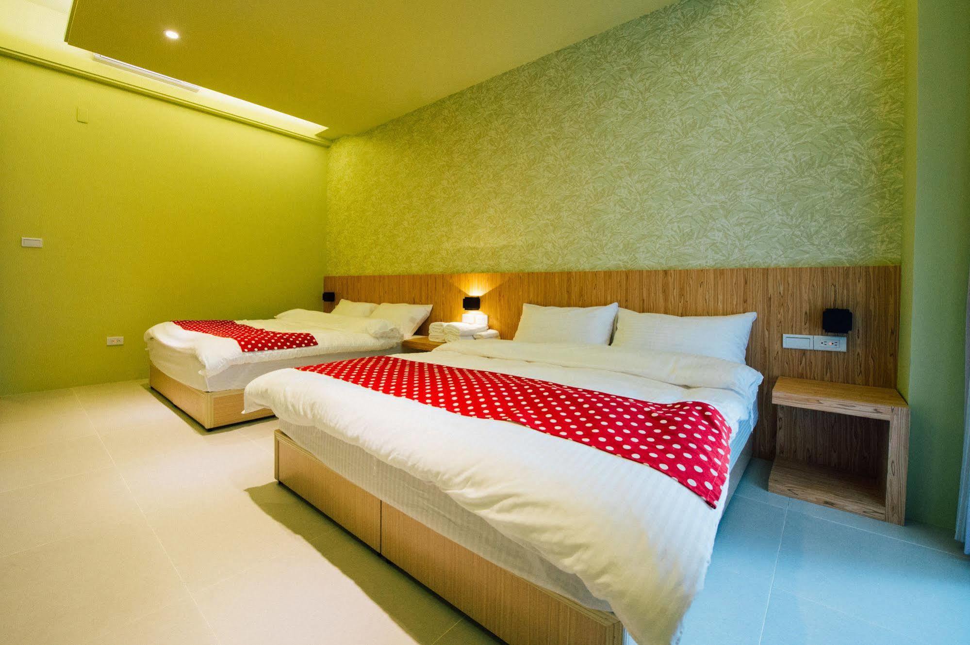Yellow Kite Hostel Tainan Luaran gambar