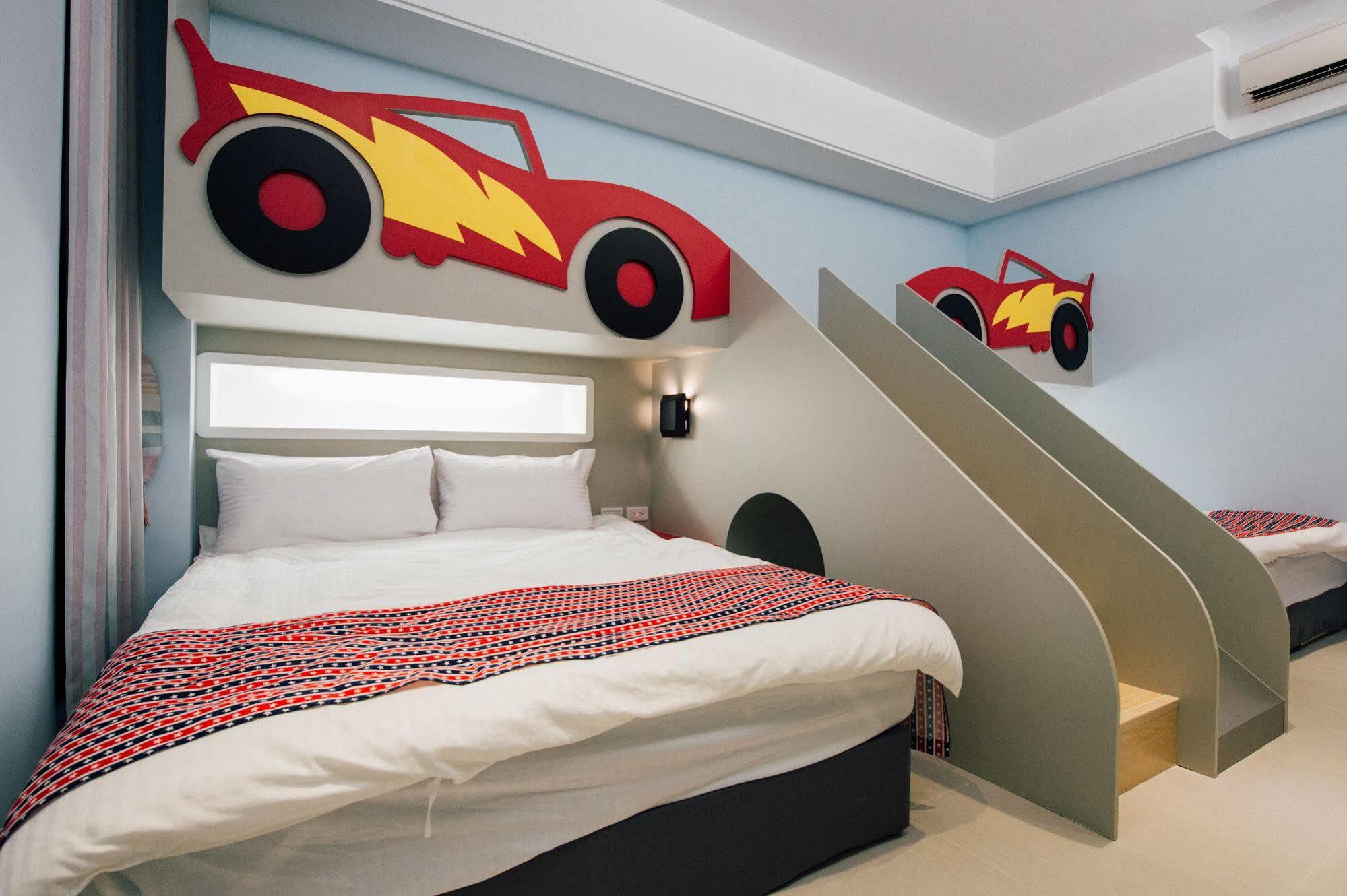 Yellow Kite Hostel Tainan Luaran gambar