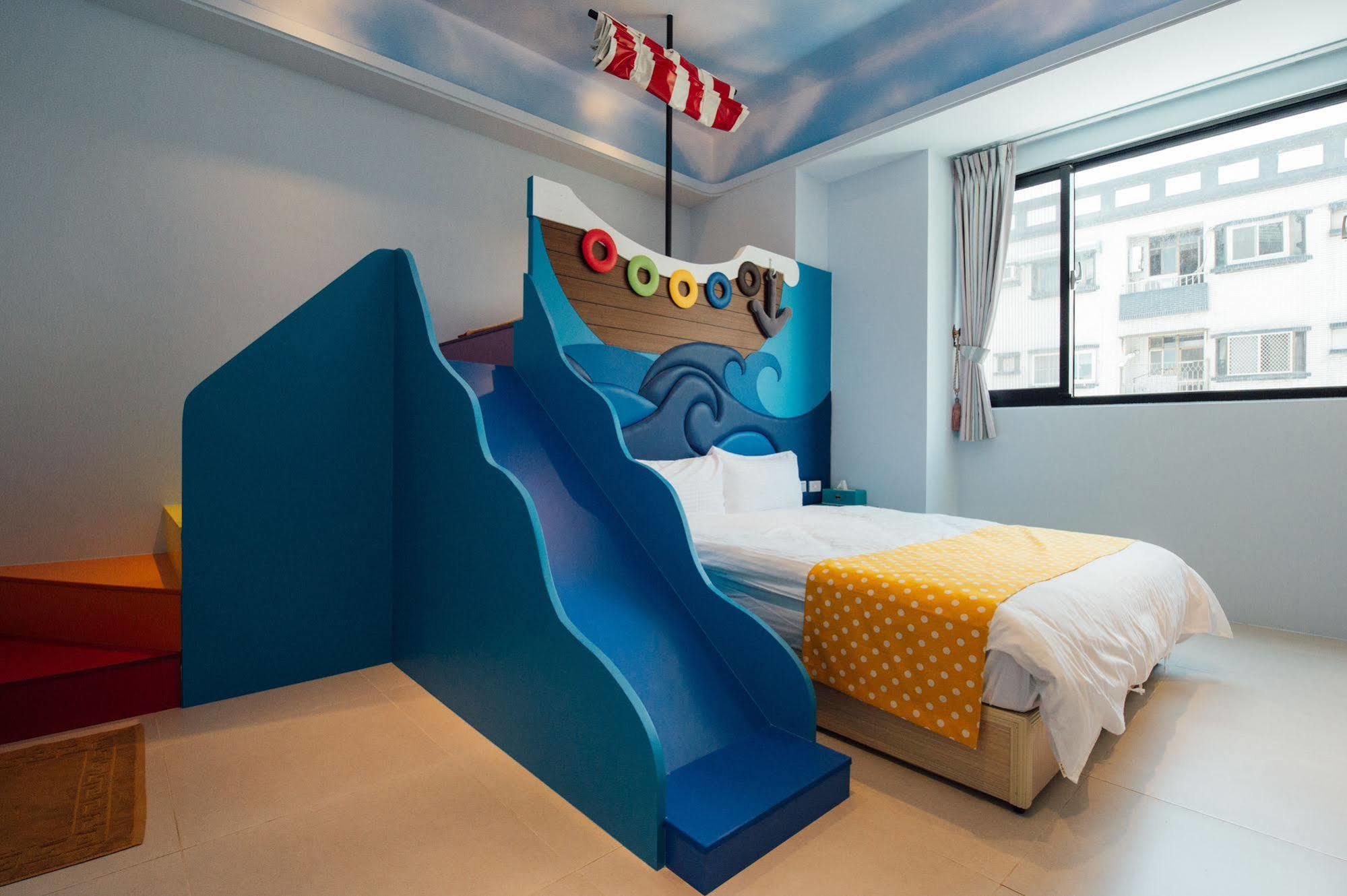 Yellow Kite Hostel Tainan Luaran gambar