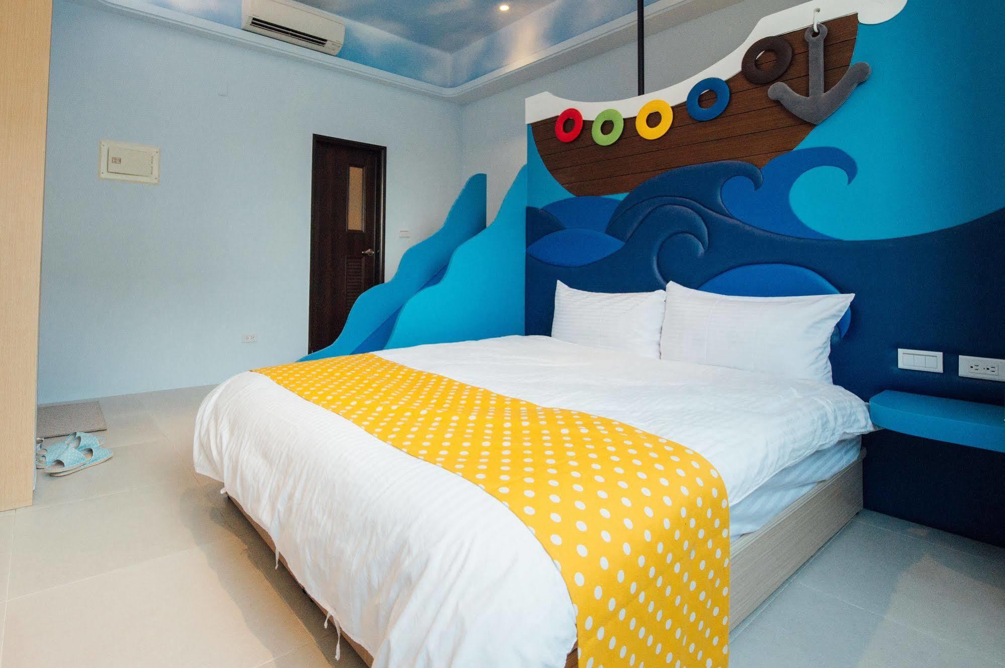 Yellow Kite Hostel Tainan Luaran gambar